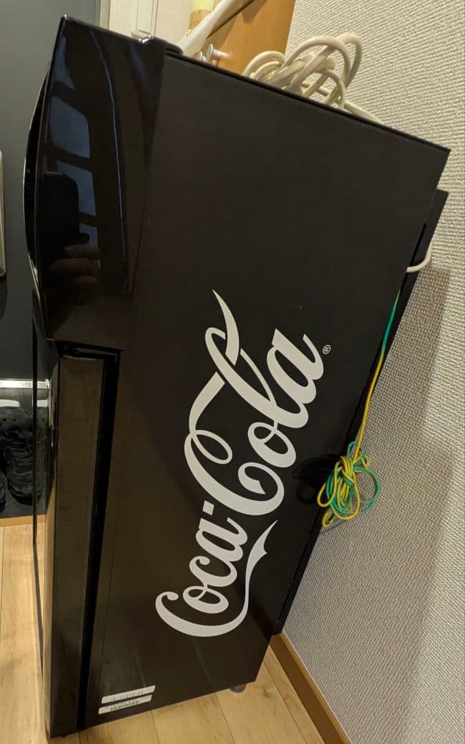 Coca-Cola ガラスドア冷蔵庫 レトロ＊「ロゴ点灯／庫内灯点灯」