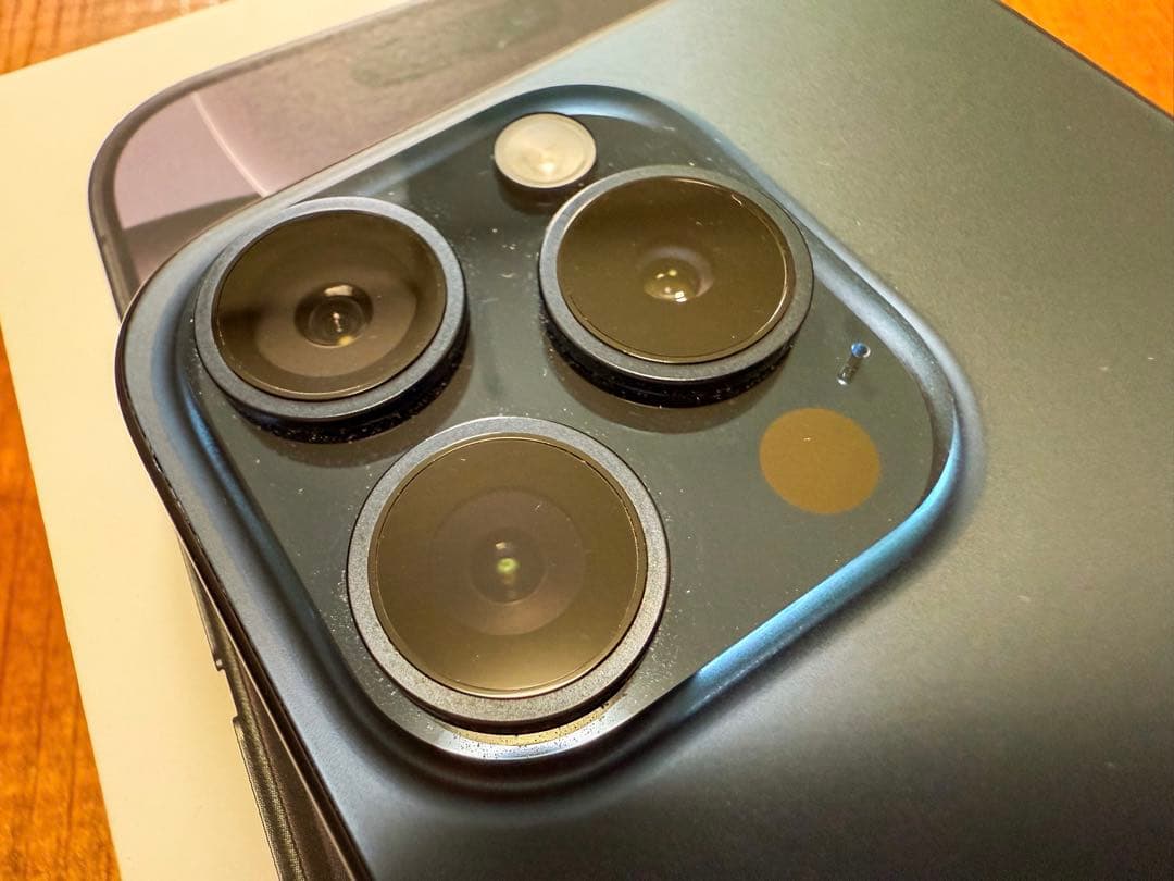 iPhone 15 Pro スペースブラック本体(充電ケーブル付)eSIM対応