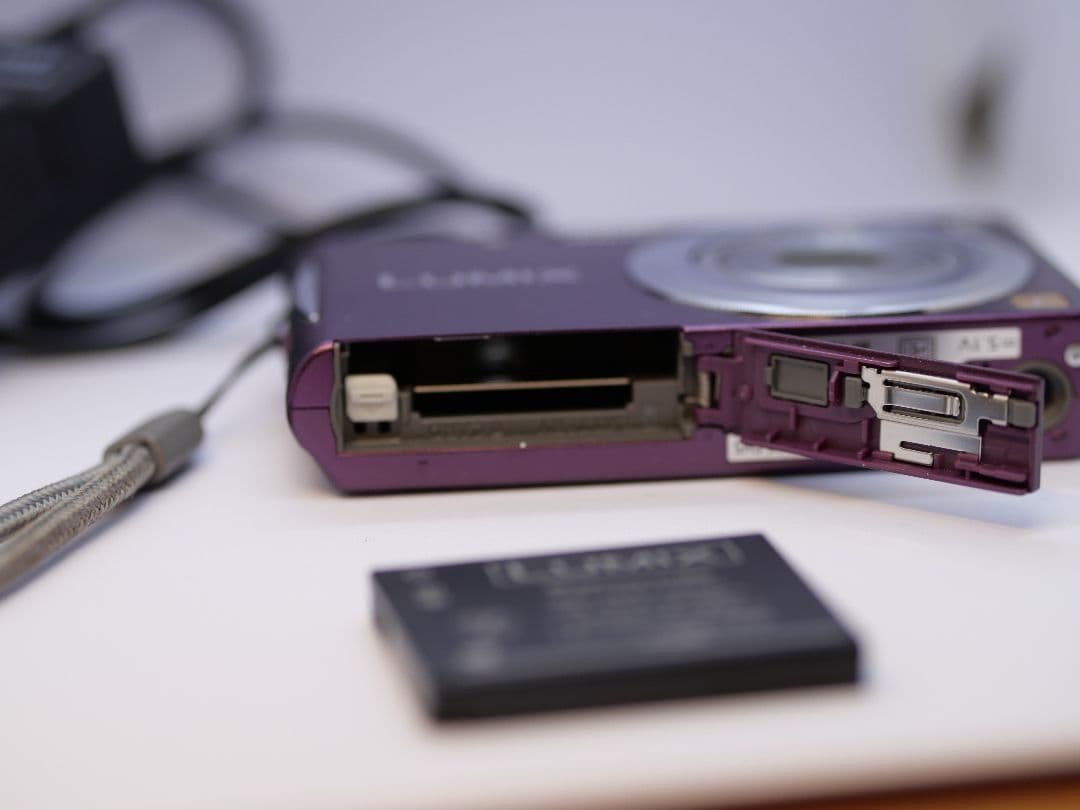 LUMIX DMC-FH5 パープル 16メガピクセル