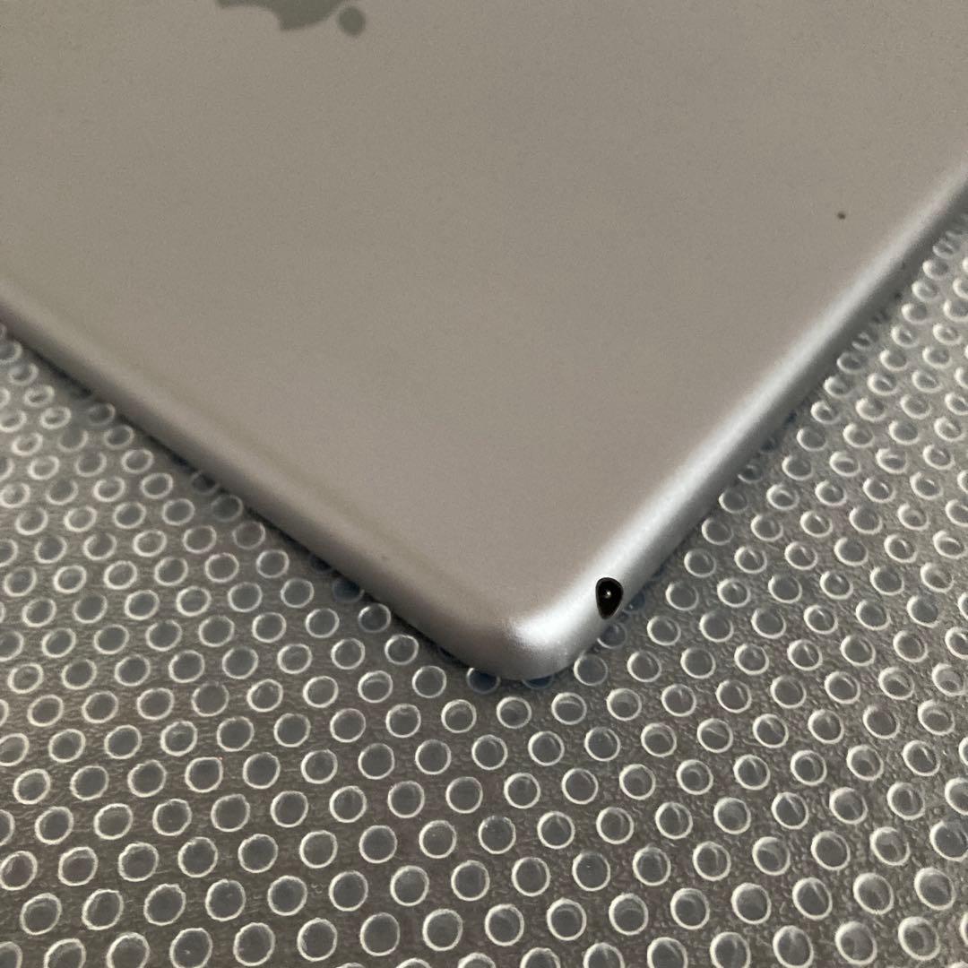 77 電池最良好☆比較的美品☆iPad6 第6世代 32GB WIFIモデル☆