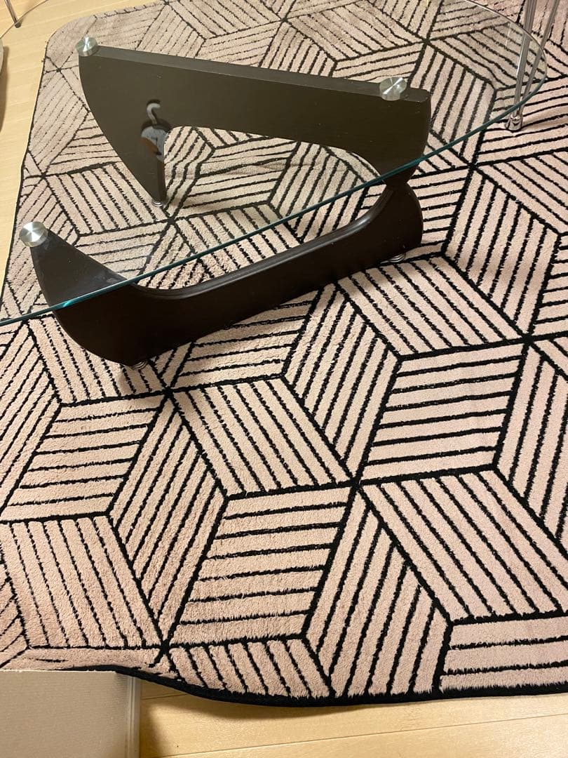 モダンガラステーブル