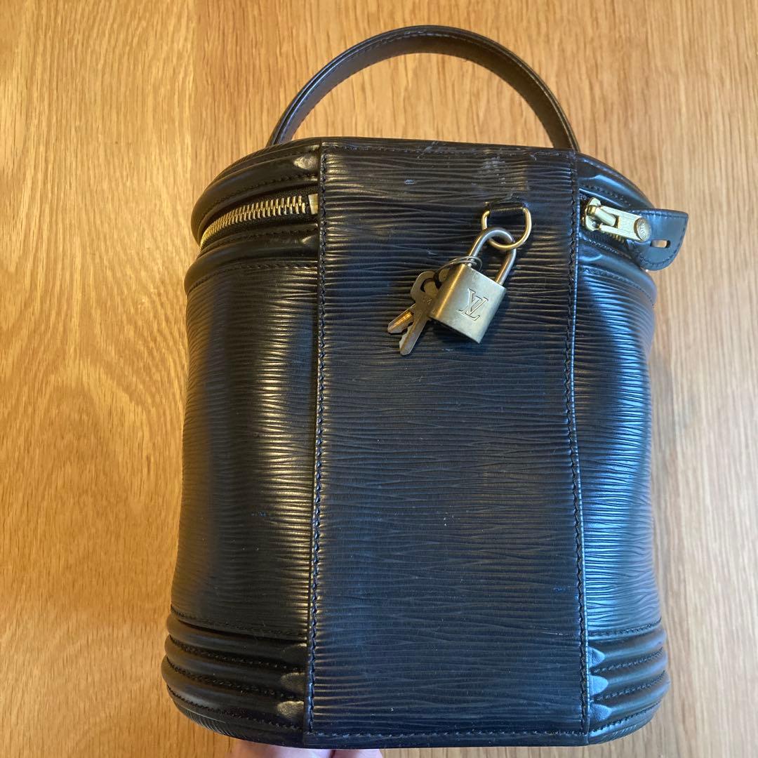 Louis Vuitton エピレザー バッグ 黒