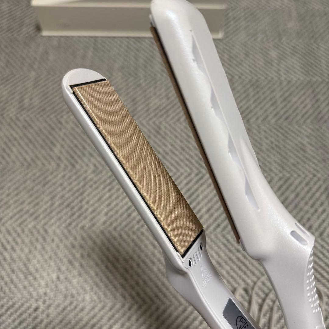 【美品】KINUJO ストレートヘアアイロン ホワイト