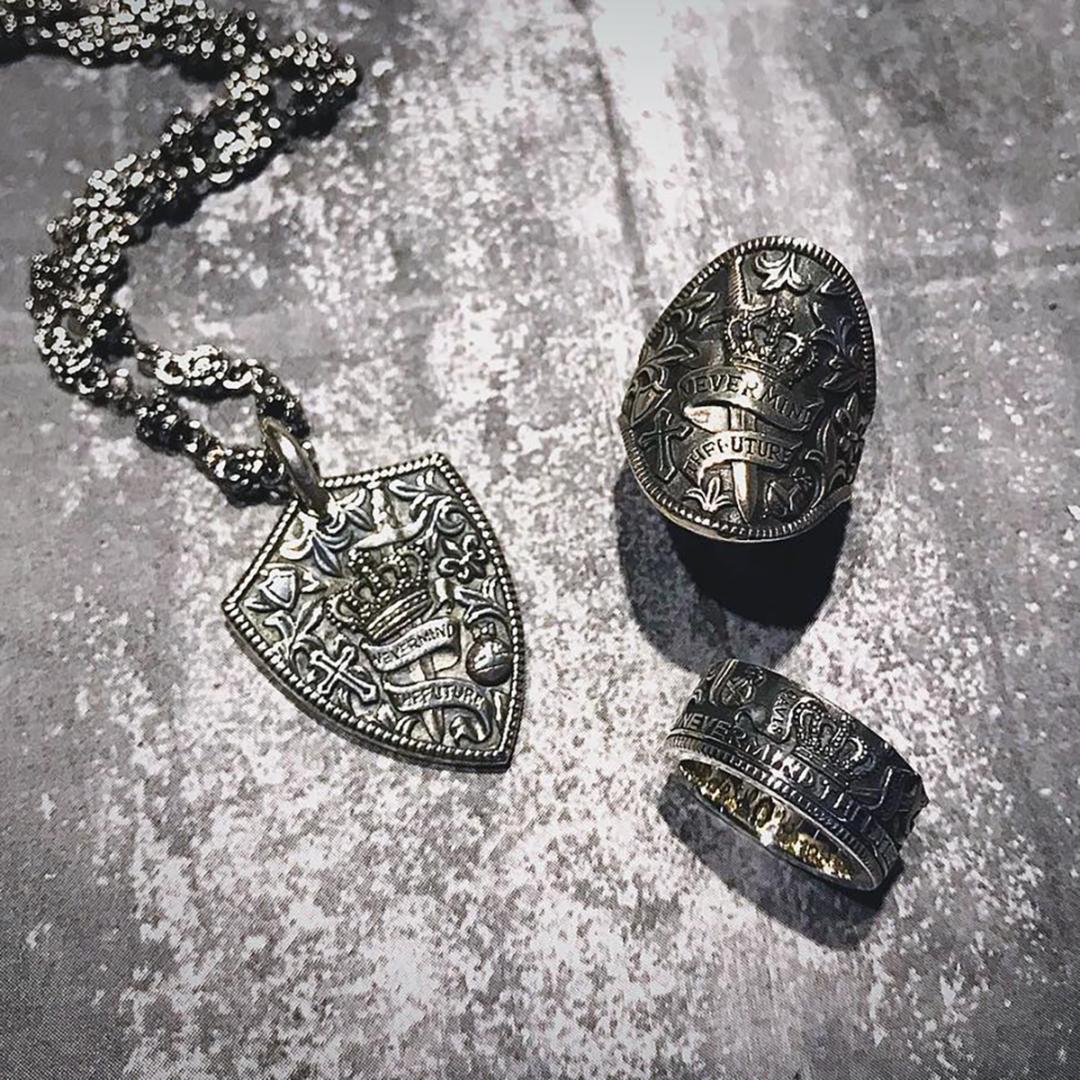 定価4.2万・廃盤★Justin Davis ピック型シールドネックレス