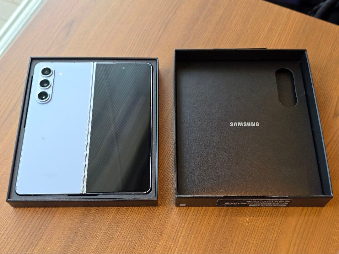 スマートフォン本体 Samsung Galaxy Z Fold5 / Icy Blue 256GB