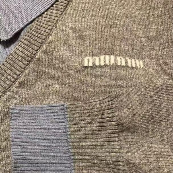 【れむ】miumiu ロゴ トップス ニット　グレー レイヤード