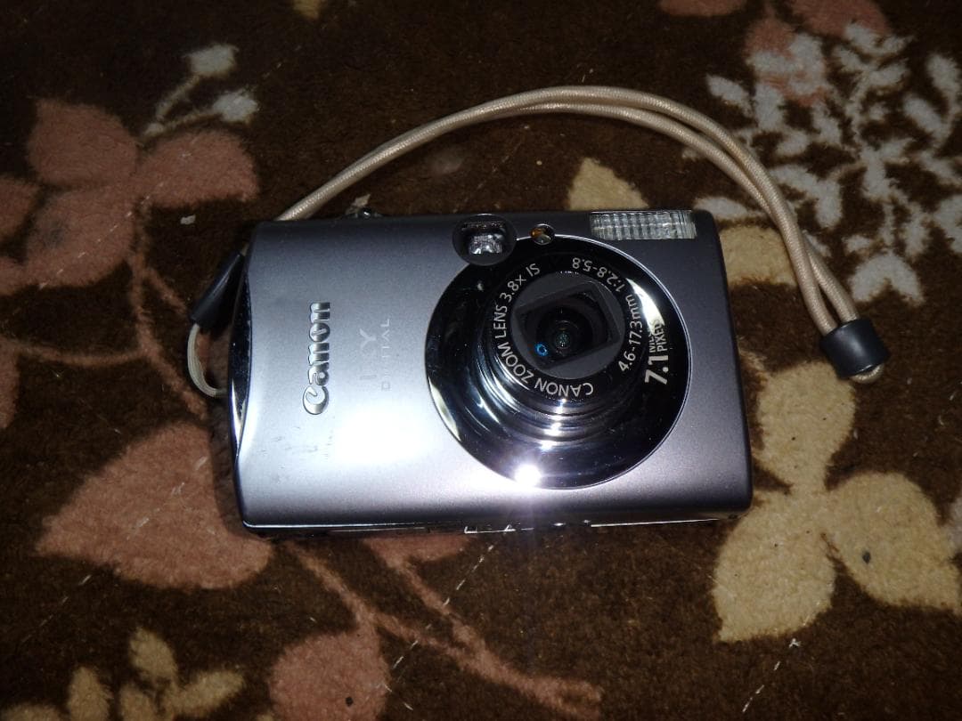 動作品 CANON IXY 900 IS デジタルカメラ ジャンク