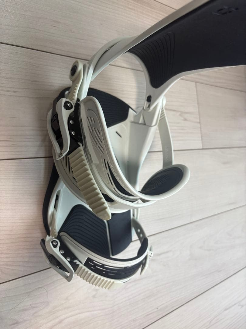 23-24 UNION ウルトラ　スノーボード ビンディング ホワイト M