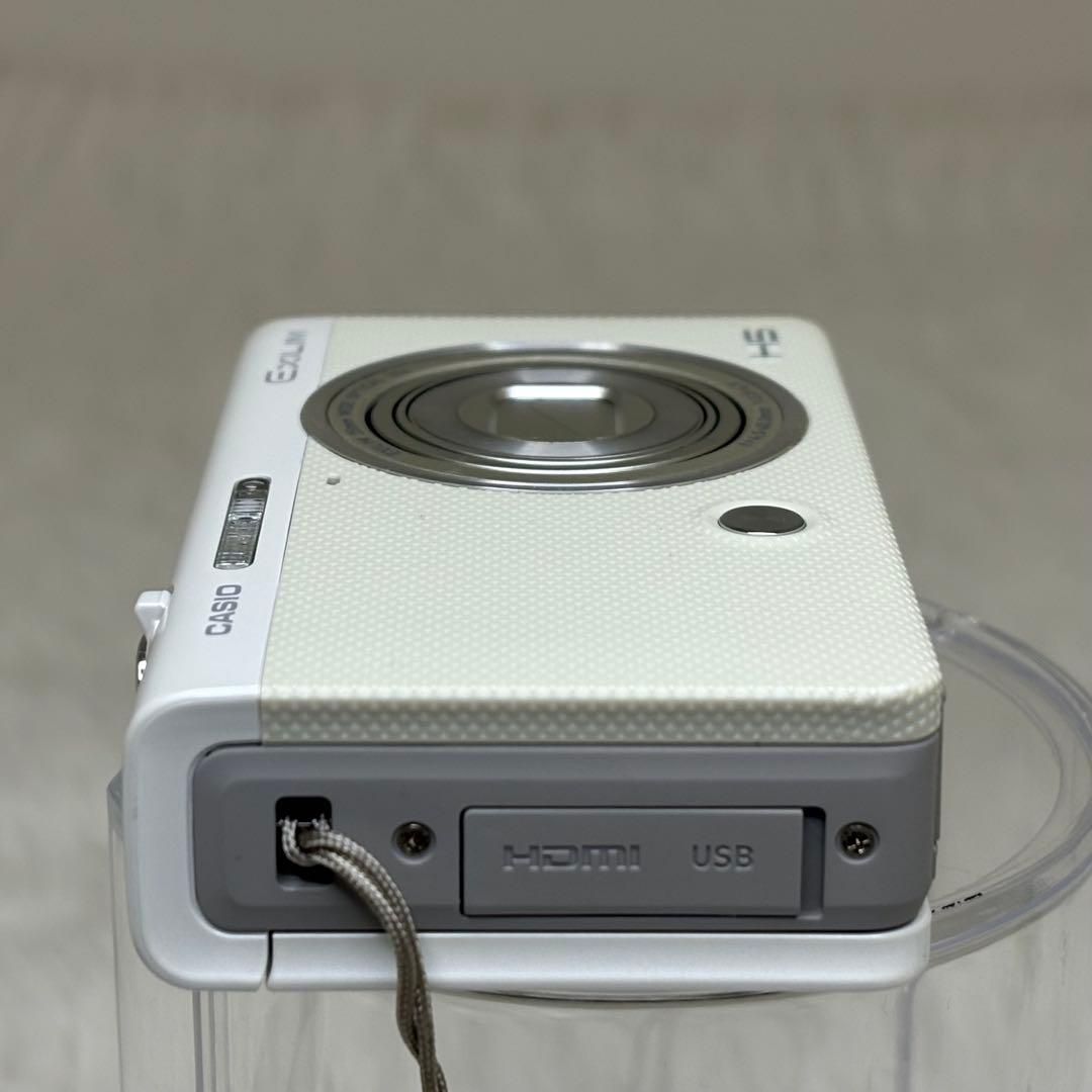 美品　CASIO カメラ　EX-ZR50 充電器　箱　ホワイト　コンデジ　動作品
