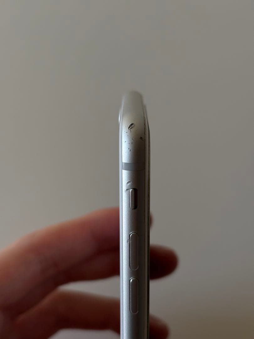 iPhone 8 Silver 64 GB SIMフリー