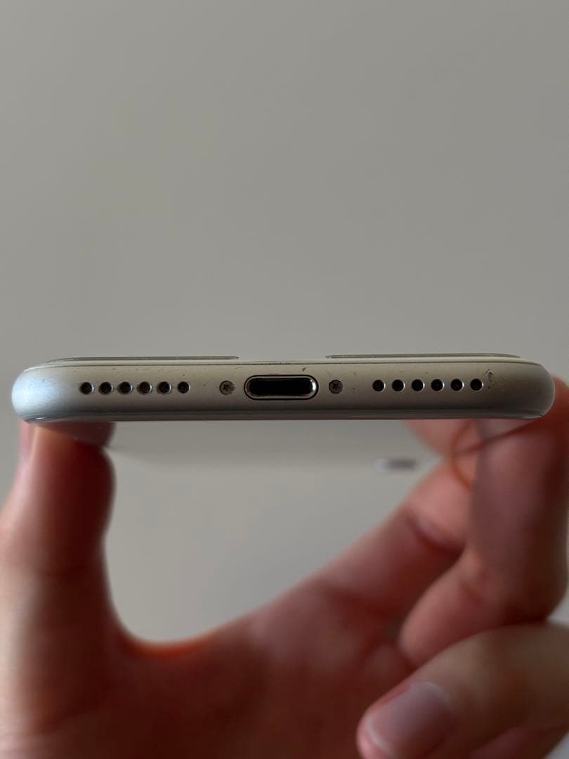 iPhone 8 Silver 64 GB SIMフリー