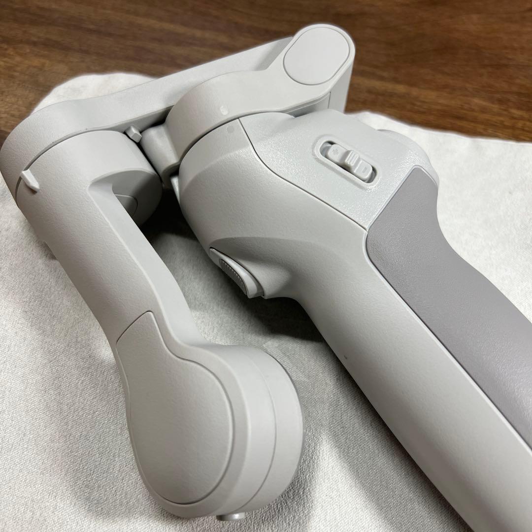 505720 Osmo Mobile SE 3軸スマホジンバル+ ライト