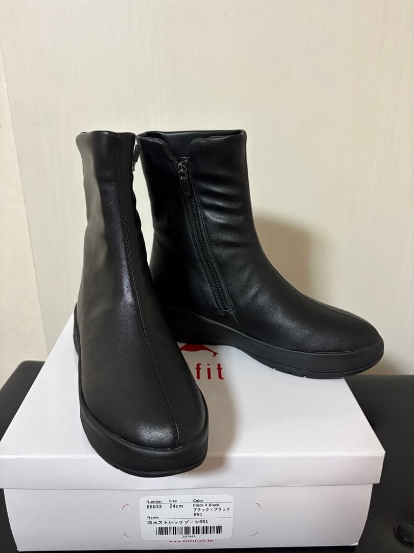 fitfit ブラックショートブーツ 内側ジッパー付き　24.0㎝ 新品同様