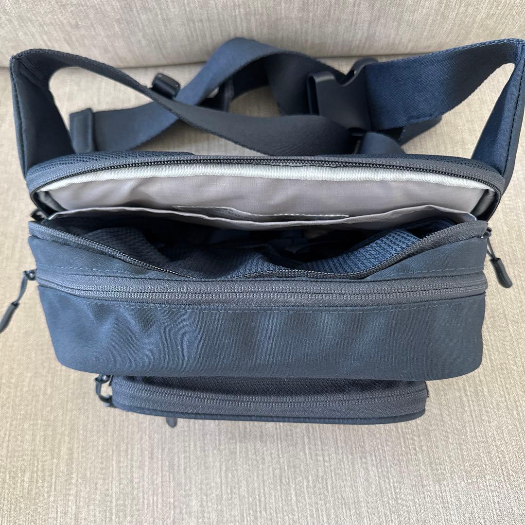 【美品】[POMULU] ポムル ヒップシート　ネイビー