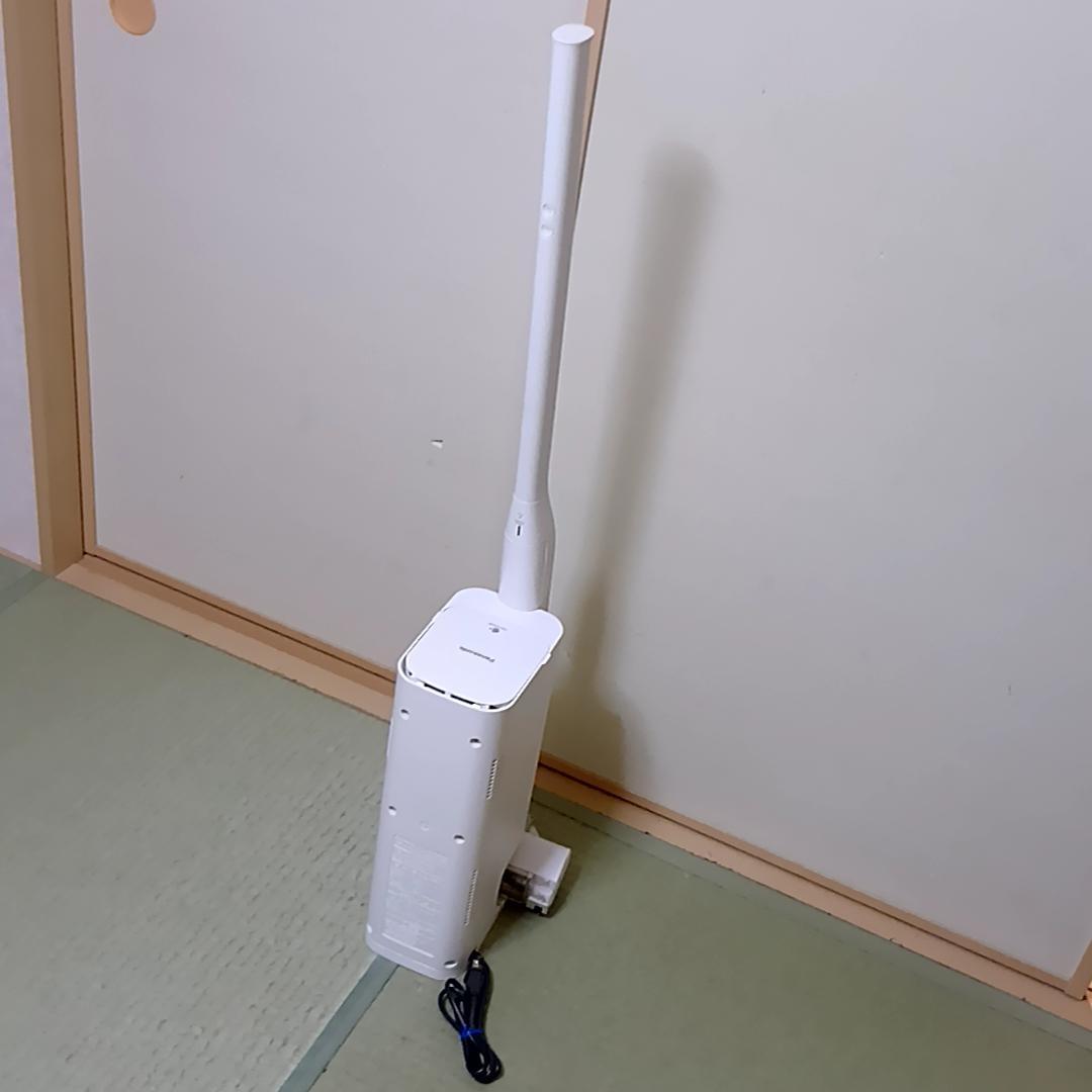 Panasonic パナソニック　コードレススティック掃除機 MC-NS10K