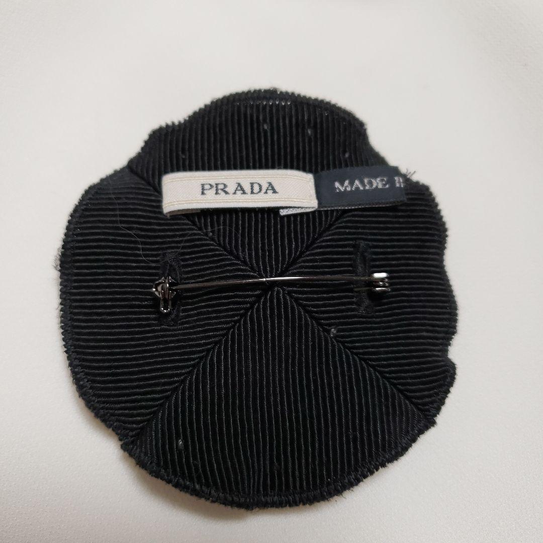PRADAプラダビジューブローチ