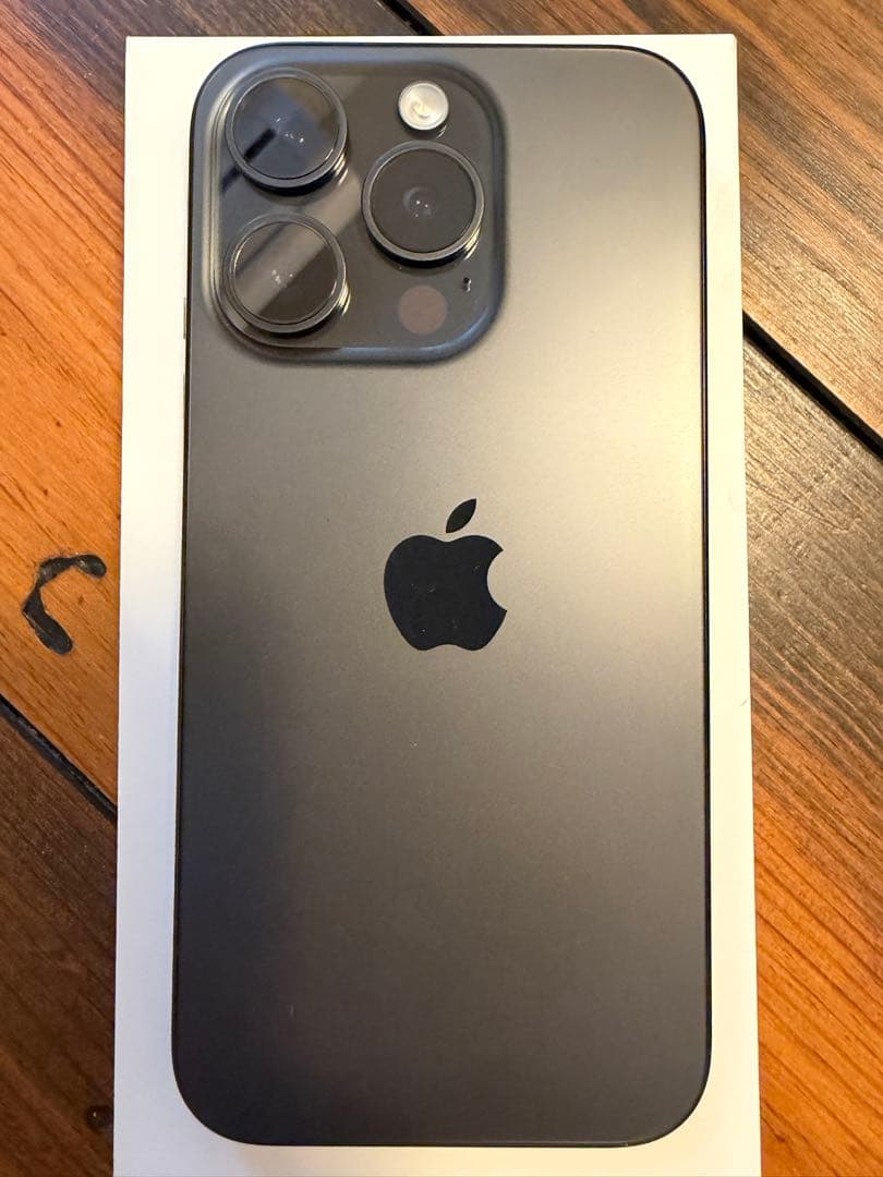 iPhone15pro ブラックチタニウム 256GB