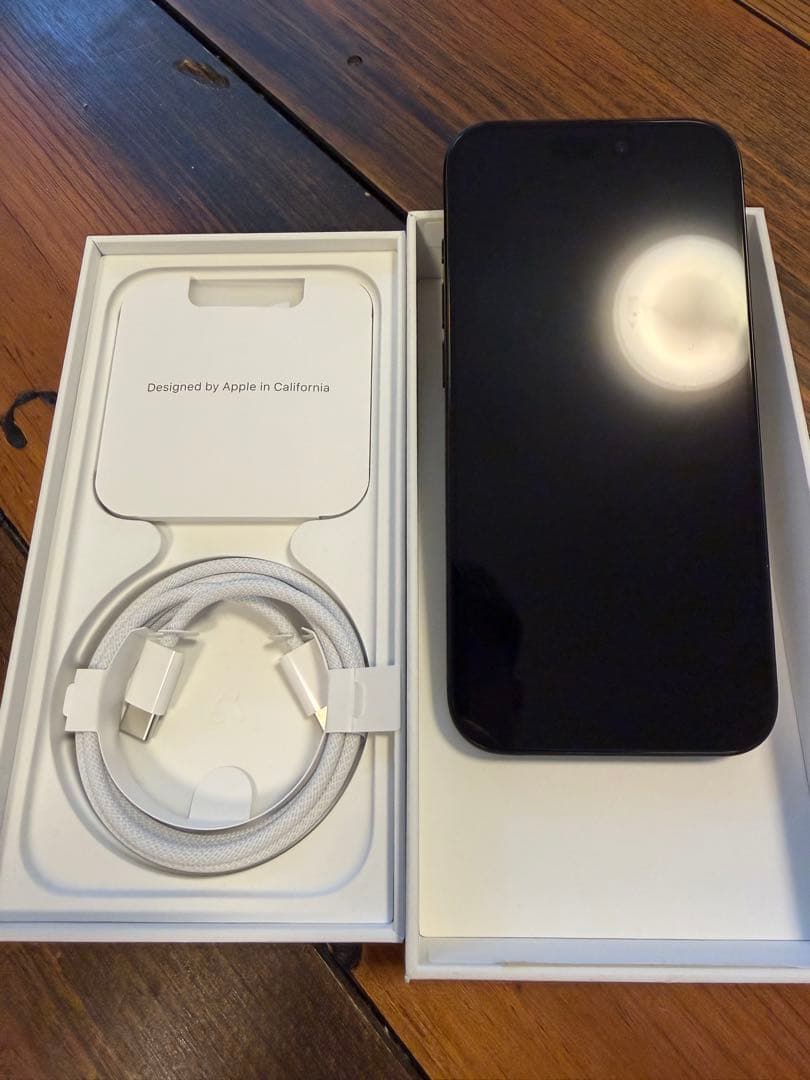 iPhone15pro ブラックチタニウム 256GB