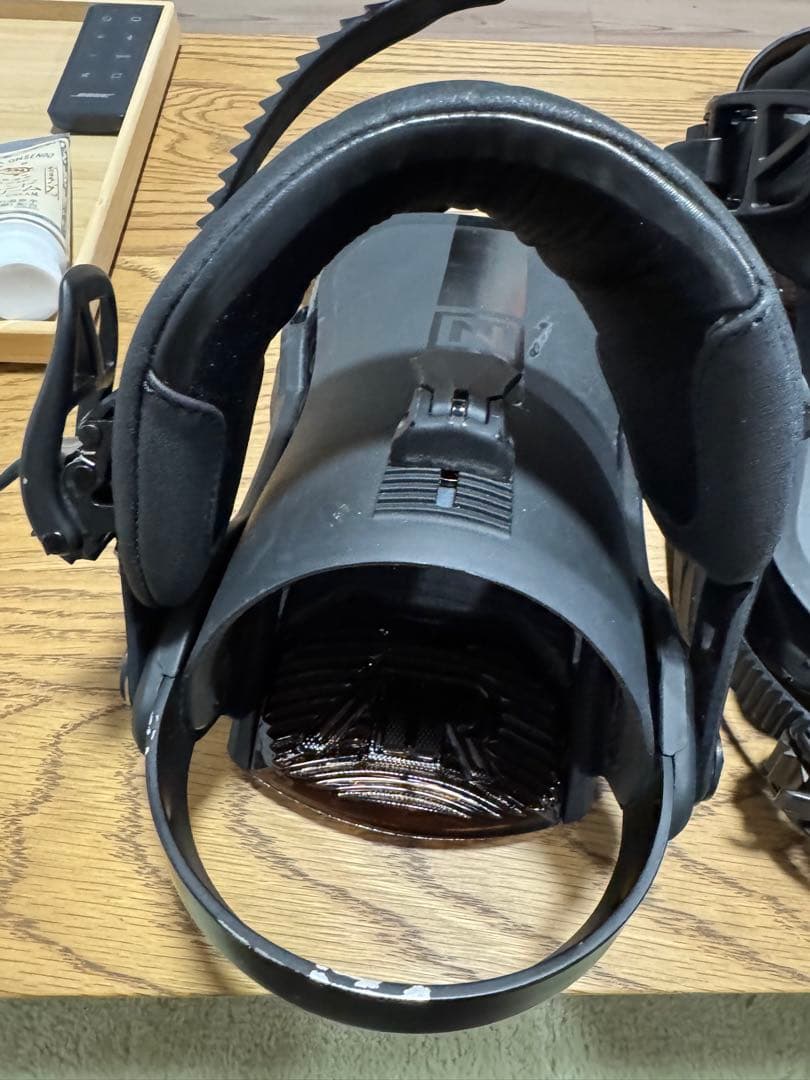 ONE ブラック スノーボードビンディング L