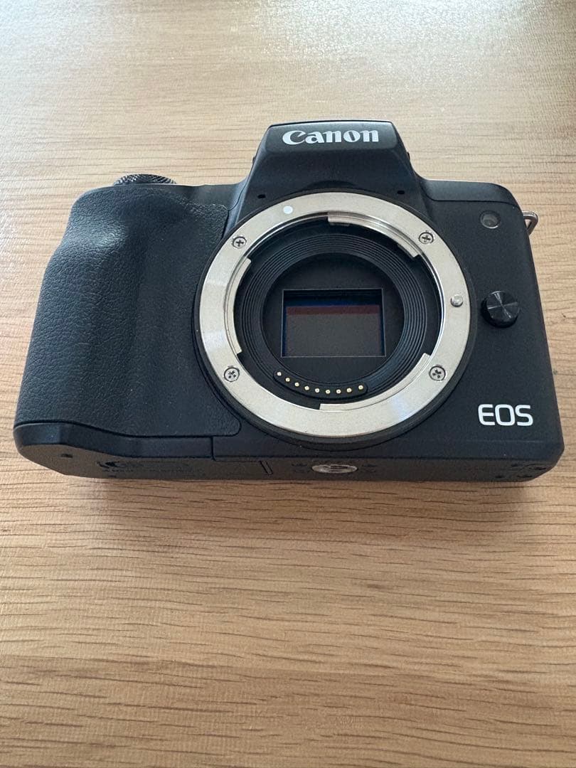 Canon eos kiss m2 レンズキット＋単焦点レンズ