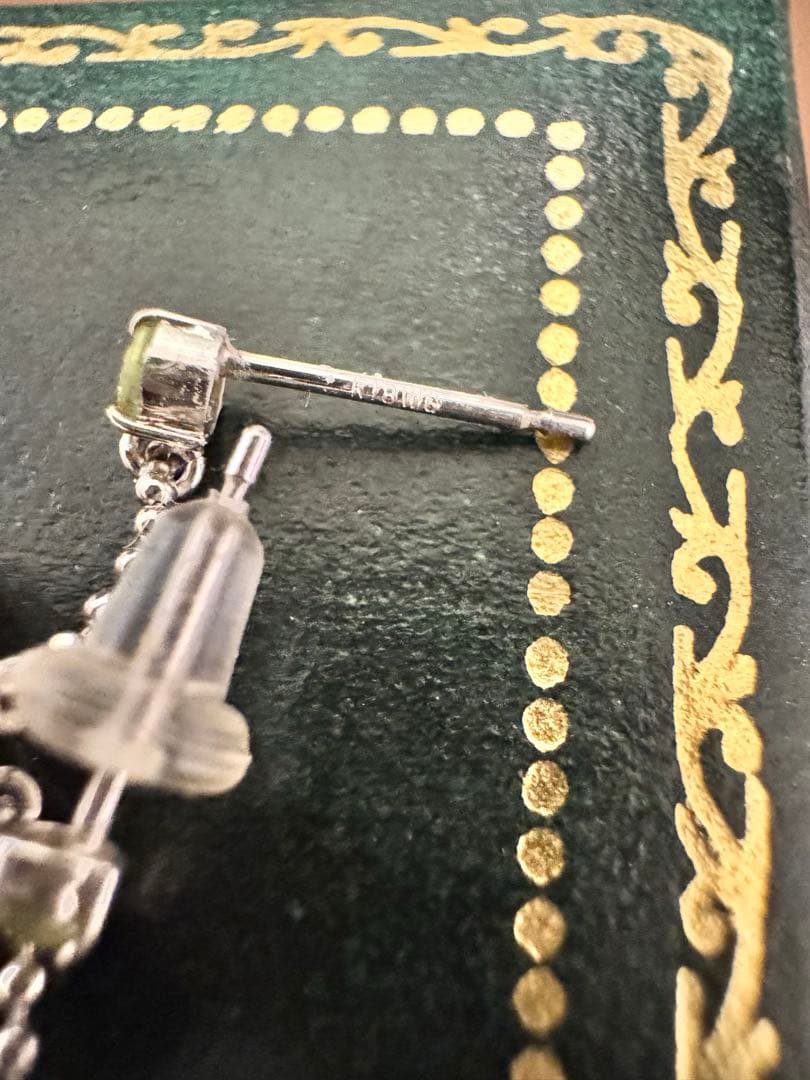 【エステール】K18WG アコヤパール　ペリドット　揺れる　ピアス