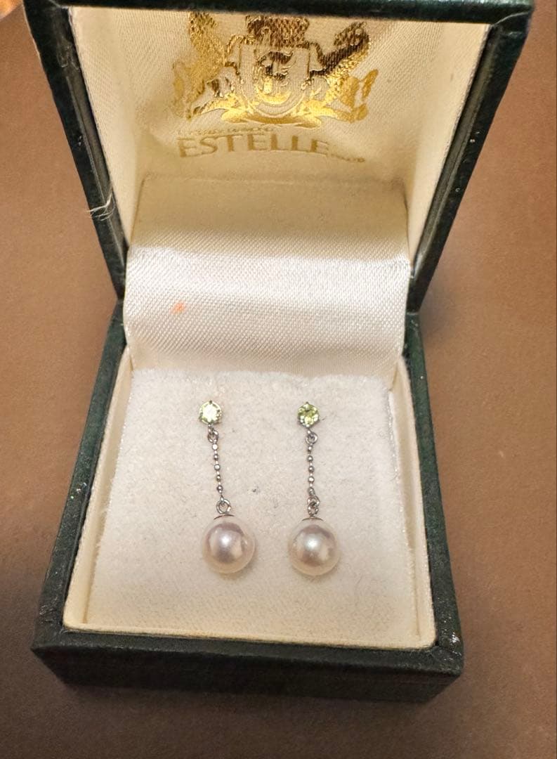 【エステール】K18WG アコヤパール　ペリドット　揺れる　ピアス