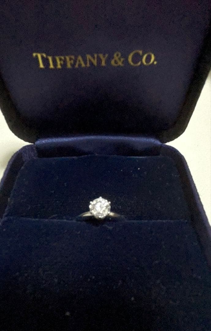 1/6迄Tiffany ティファニー　ダイヤモンドリング Eカラー0.84ct