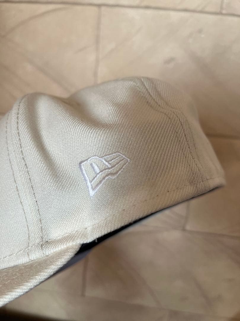 Supreme ニューエラ　白　ベースボールキャップ 7 1/2