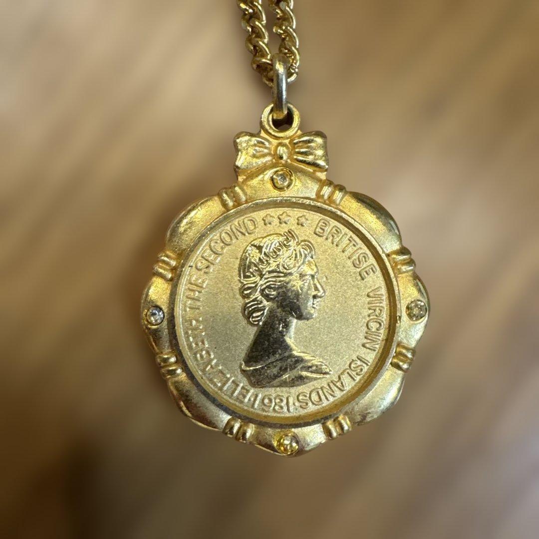 エリザベス女王 モチーフ ネックレス ゴールドカラー ヴィンテージ
