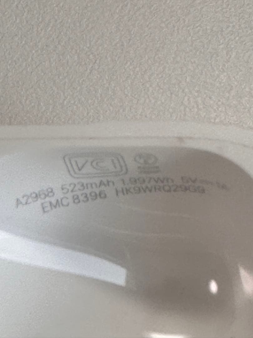 Apple AirPods Pro 第二世代　充電ケース ホワイト　a2968