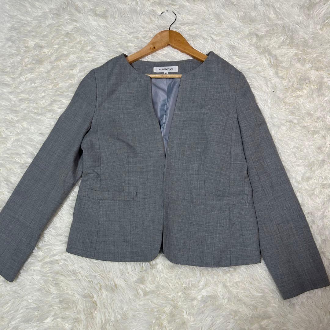 ナチュラルビューティーベーシック　ノーカラー　スーツ　セットアップ　洗えるスーツ