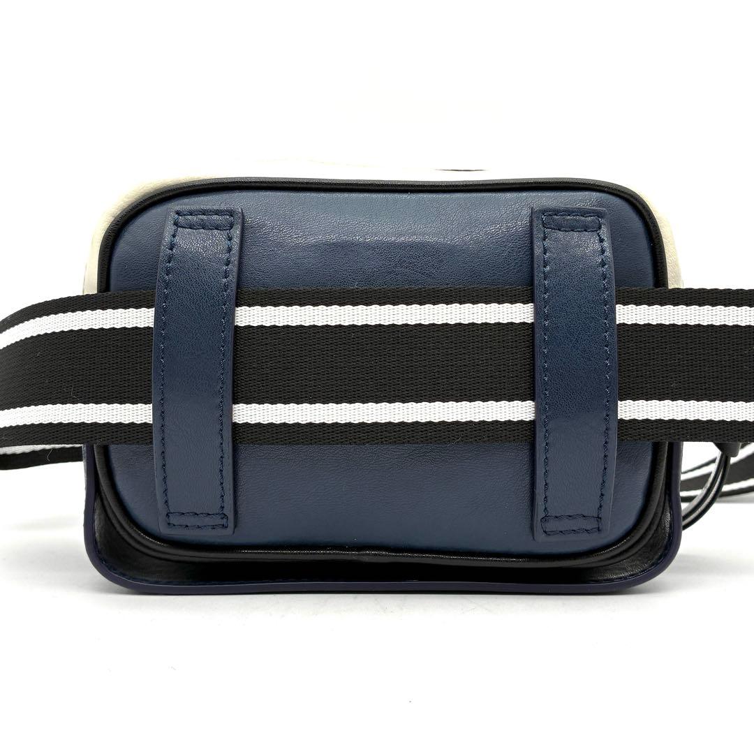 美品 ジバンシー ボディバッグ ミニバッグ ロゴ レザー 斜め掛け メンズ 黒紺