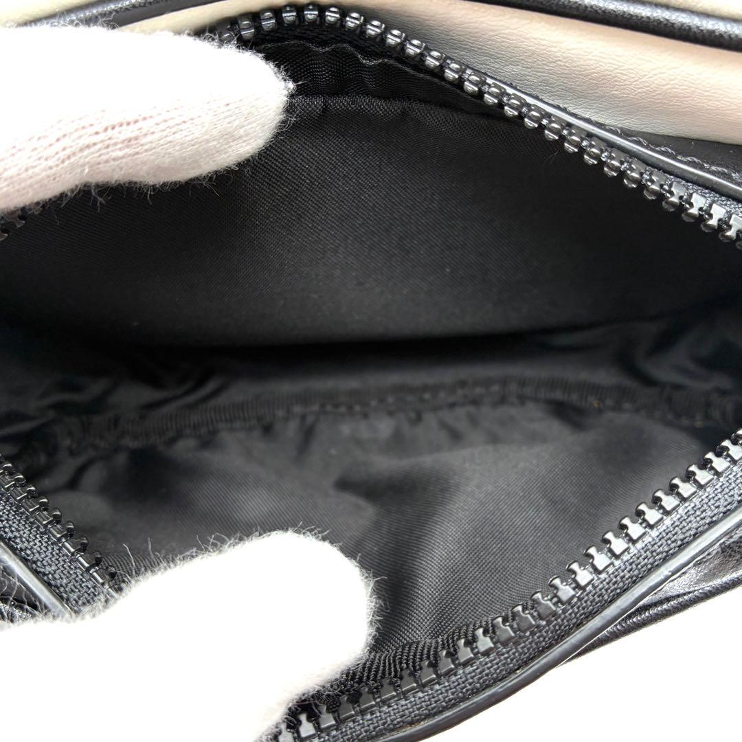 美品 ジバンシー ボディバッグ ミニバッグ ロゴ レザー 斜め掛け メンズ 黒紺