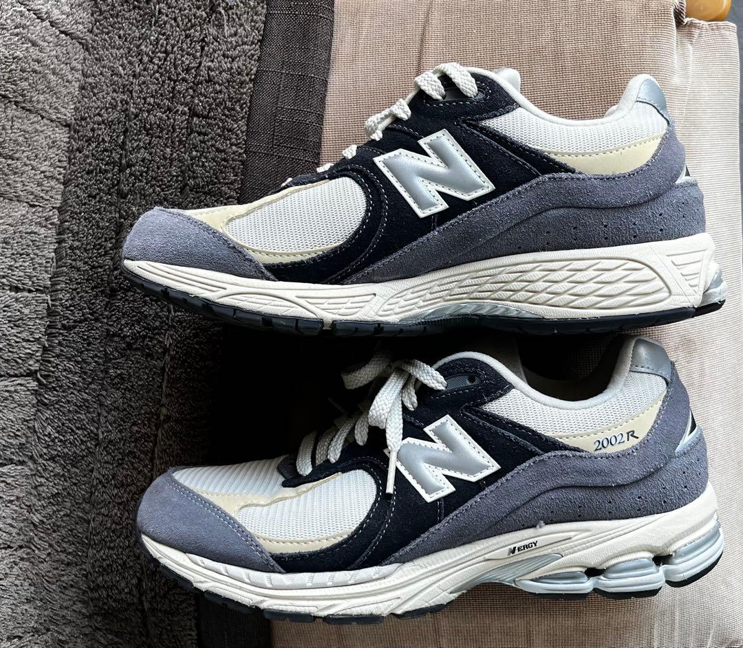 靴 NEW BALANCE M2002RSH