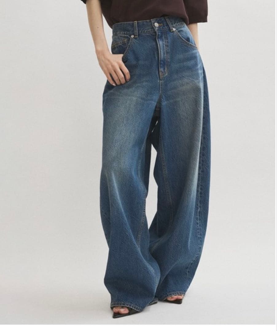 アダムエロペ【サステナブル】バックタックワイドデニム