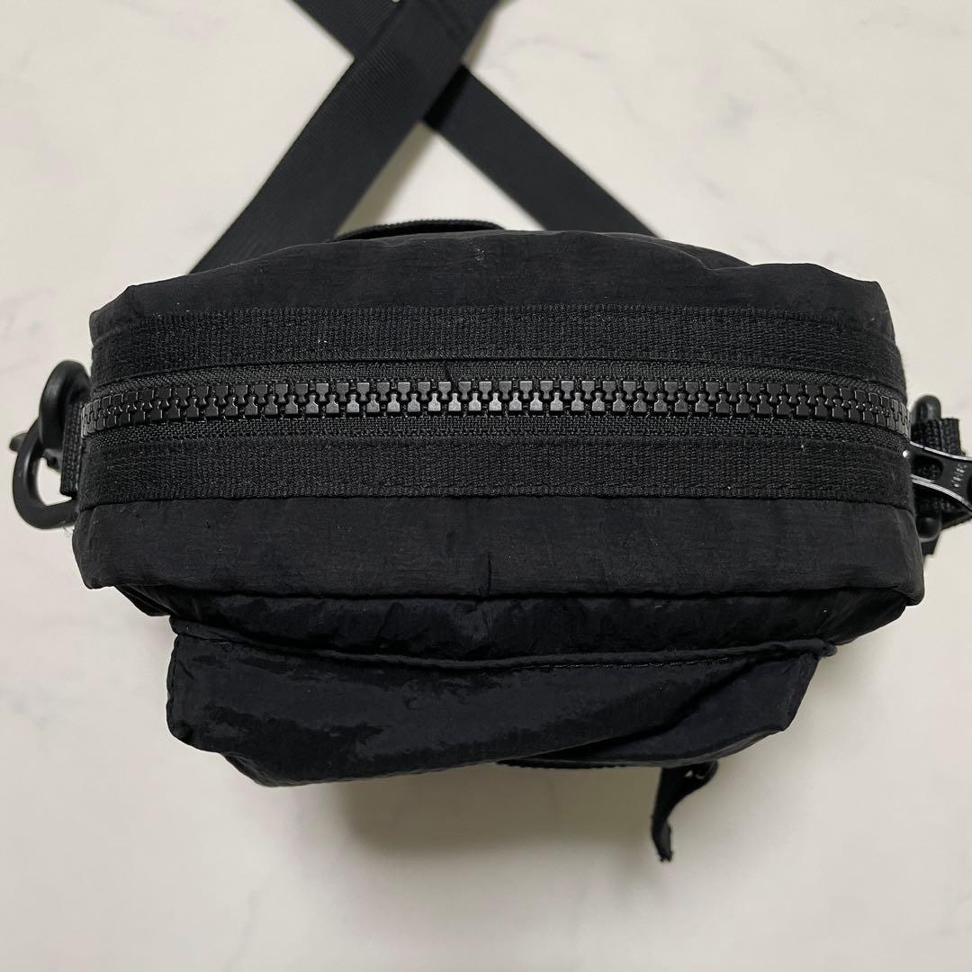 STONE  ECONYLショルダーバッグ BLACK