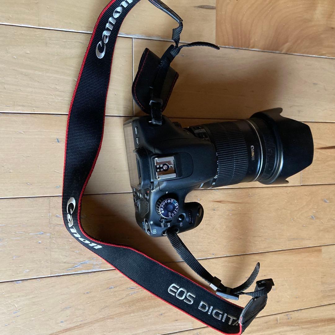 カメラ　EOS Kiss X4 EF-S18-135 IS レンズキット