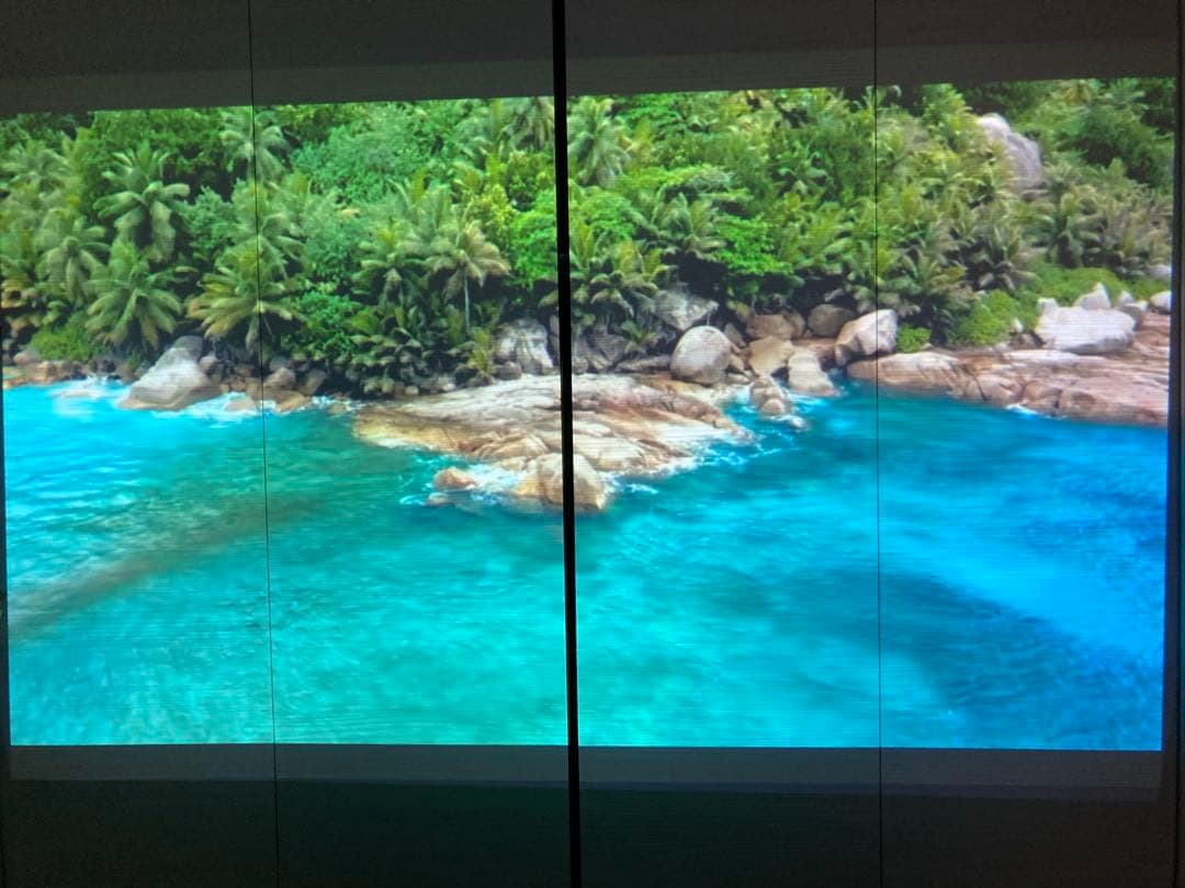 薄型軽量！EPSON EB-1776W 映像がキレイで持ち運びがらくらく