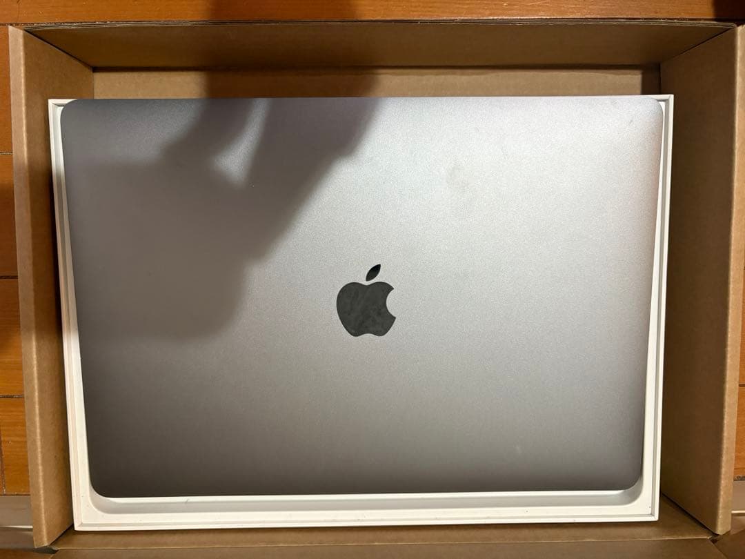 MacbookPro 2020 13インチ256GB