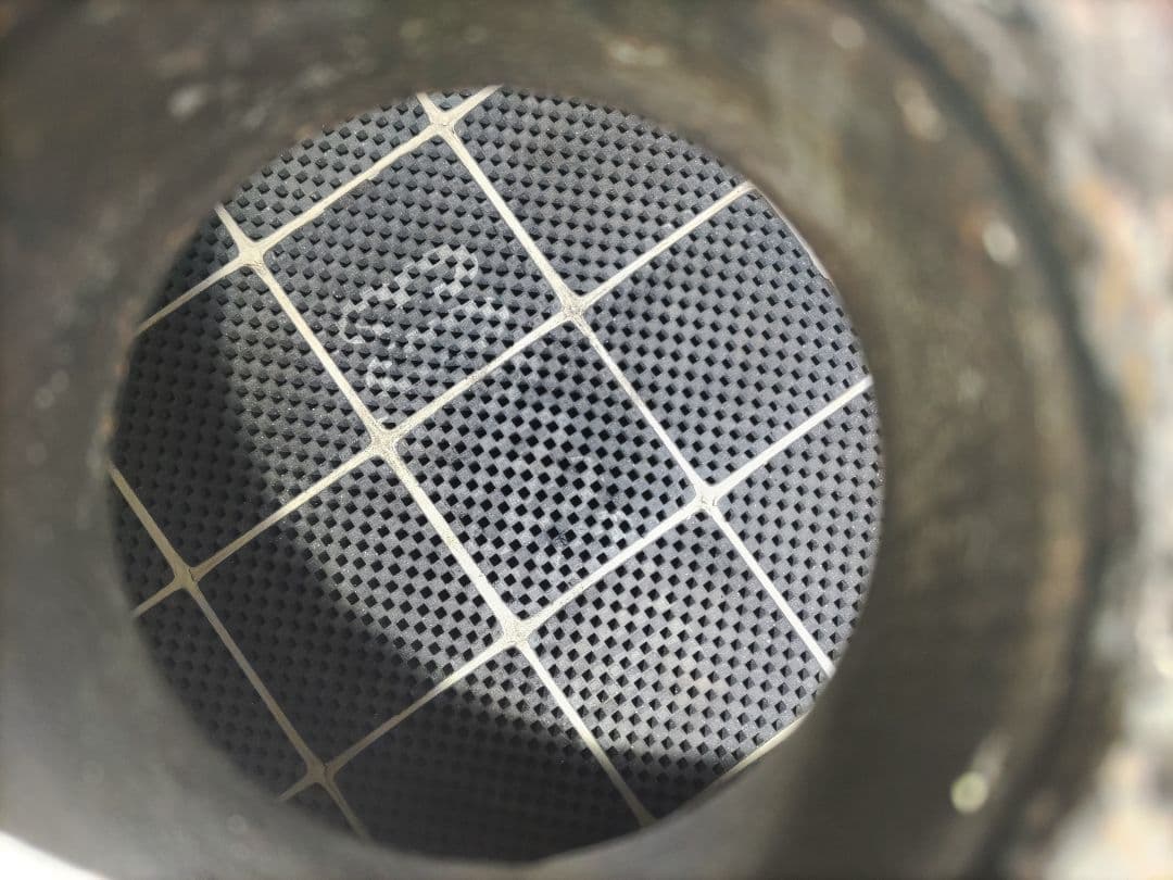 三菱ふそう　キャンター4P10 DPFマフラー触媒 ME559982 ジャンク