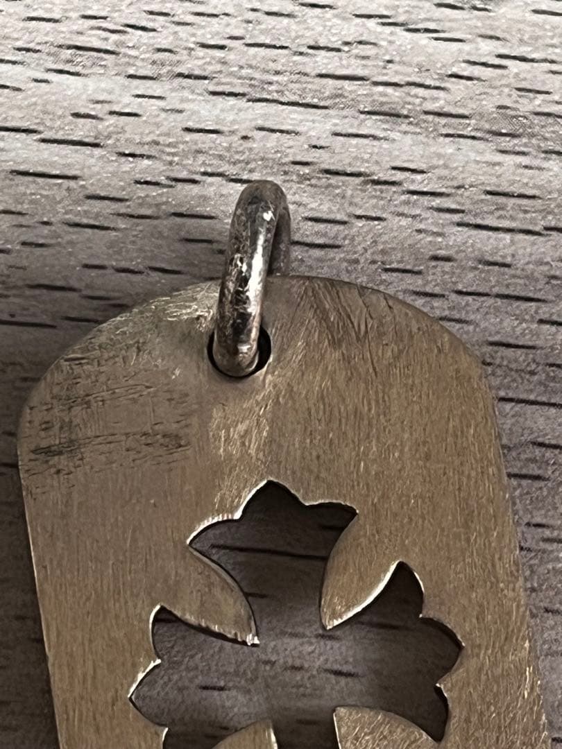 【年末までの特価】CHROME HEARTS 925シルバークロスドックタグ