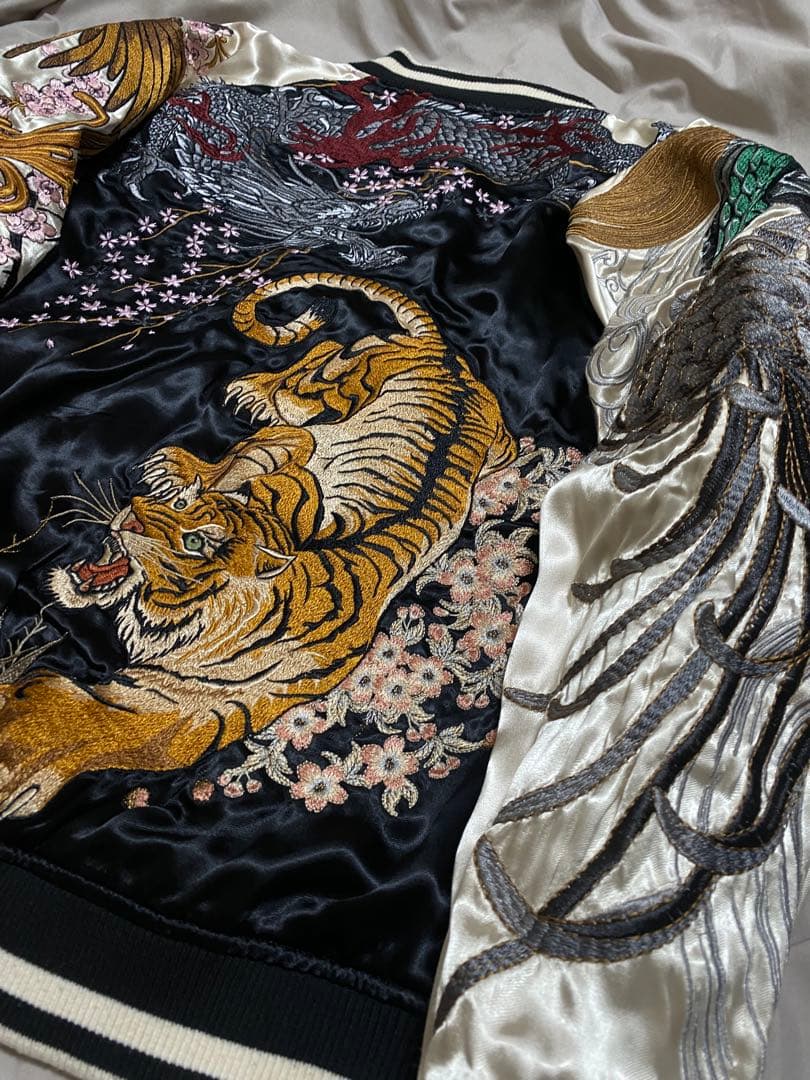 絡繰魂 美品 スカジャン ２面用 日本限定 虎蛇龍 レーヨン unisex