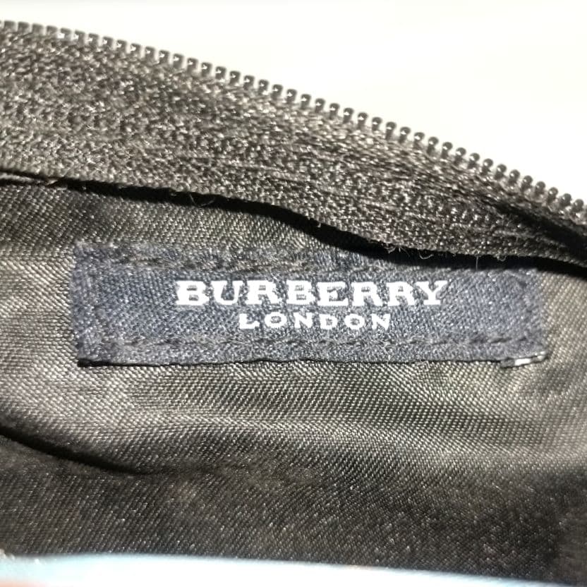 ✨未使用級✨BURBERRY バーバリー　アクセサリーポーチ　ノバチェック