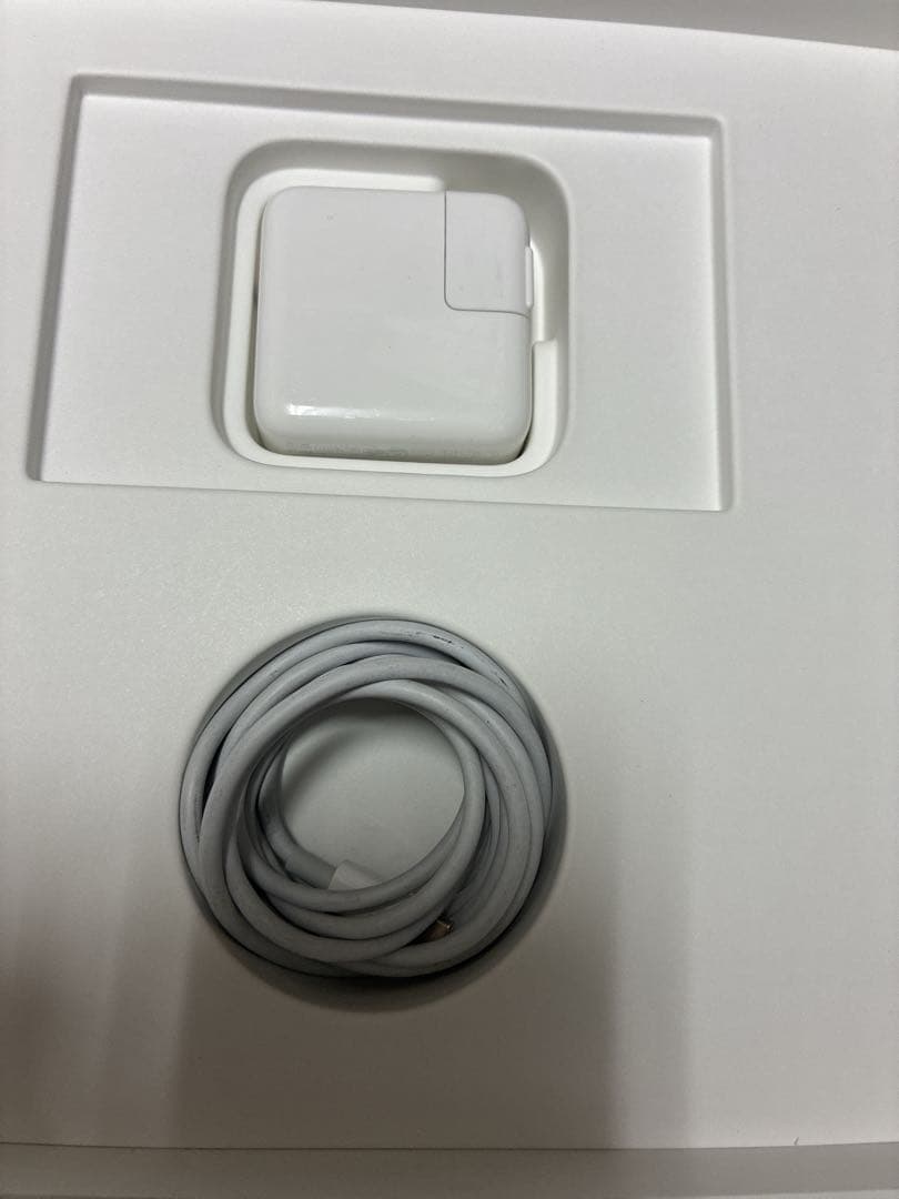 macbook air 13inch 充電アダプター　ケーブル