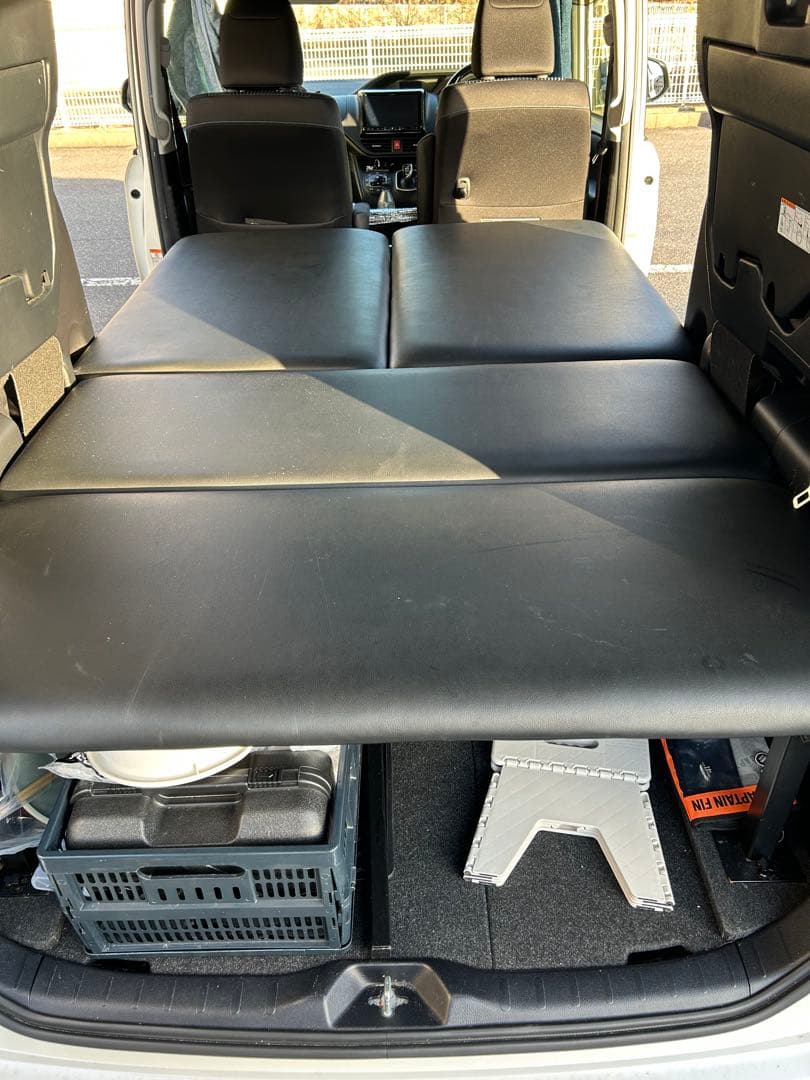 たかちゃんノア80系ベッドキット