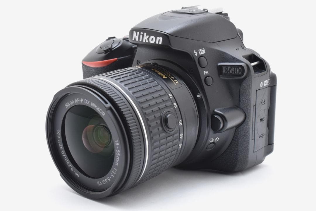 ⭐美品 初心者完全セット！⭐シリーズ最新 Nikon D5600 ⭐一眼レフ