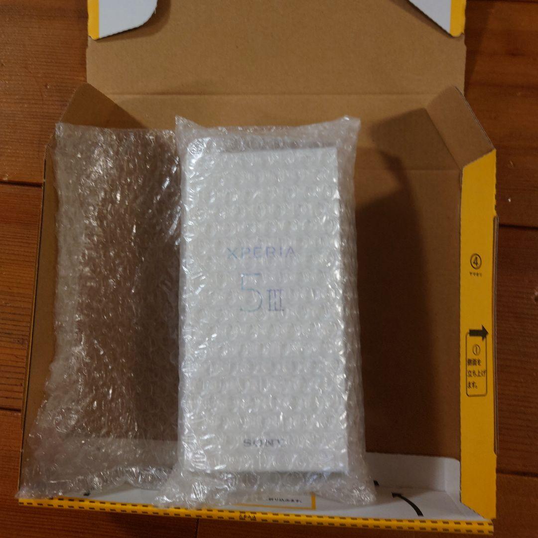Xperia5Ⅲ スマートフォン（箱付き） ※画面に縦線あり