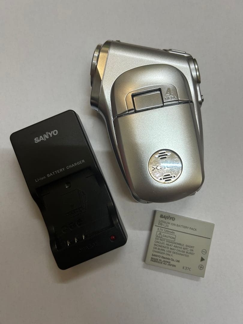 【希少】【稼動品】SANYOデジタルムービーカメラXacti DMX-C40廃盤