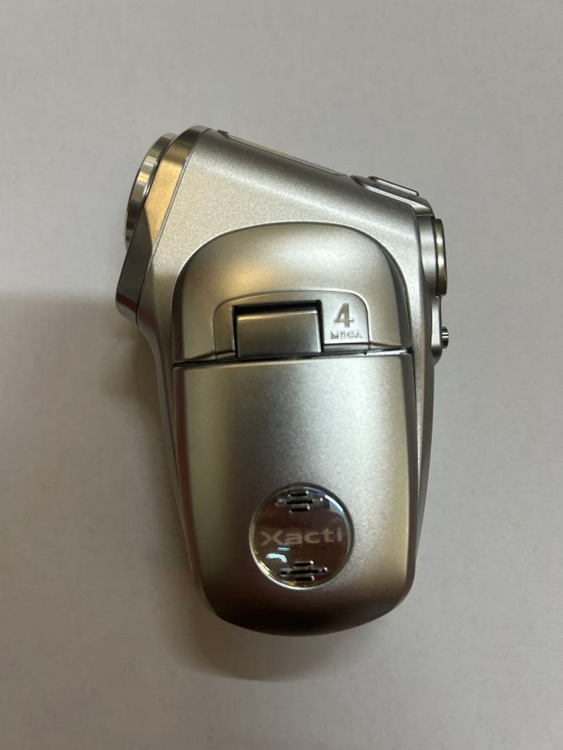 【希少】【稼動品】SANYOデジタルムービーカメラXacti DMX-C40廃盤