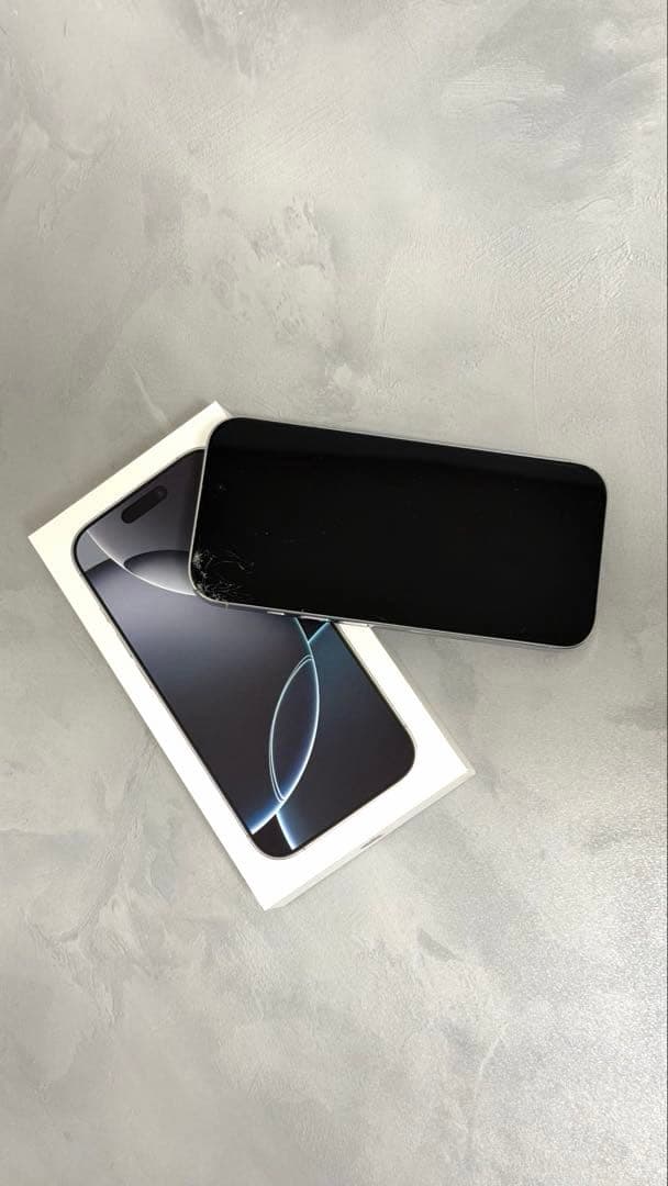 iPhone 16 Pro 512GB 画面割れ